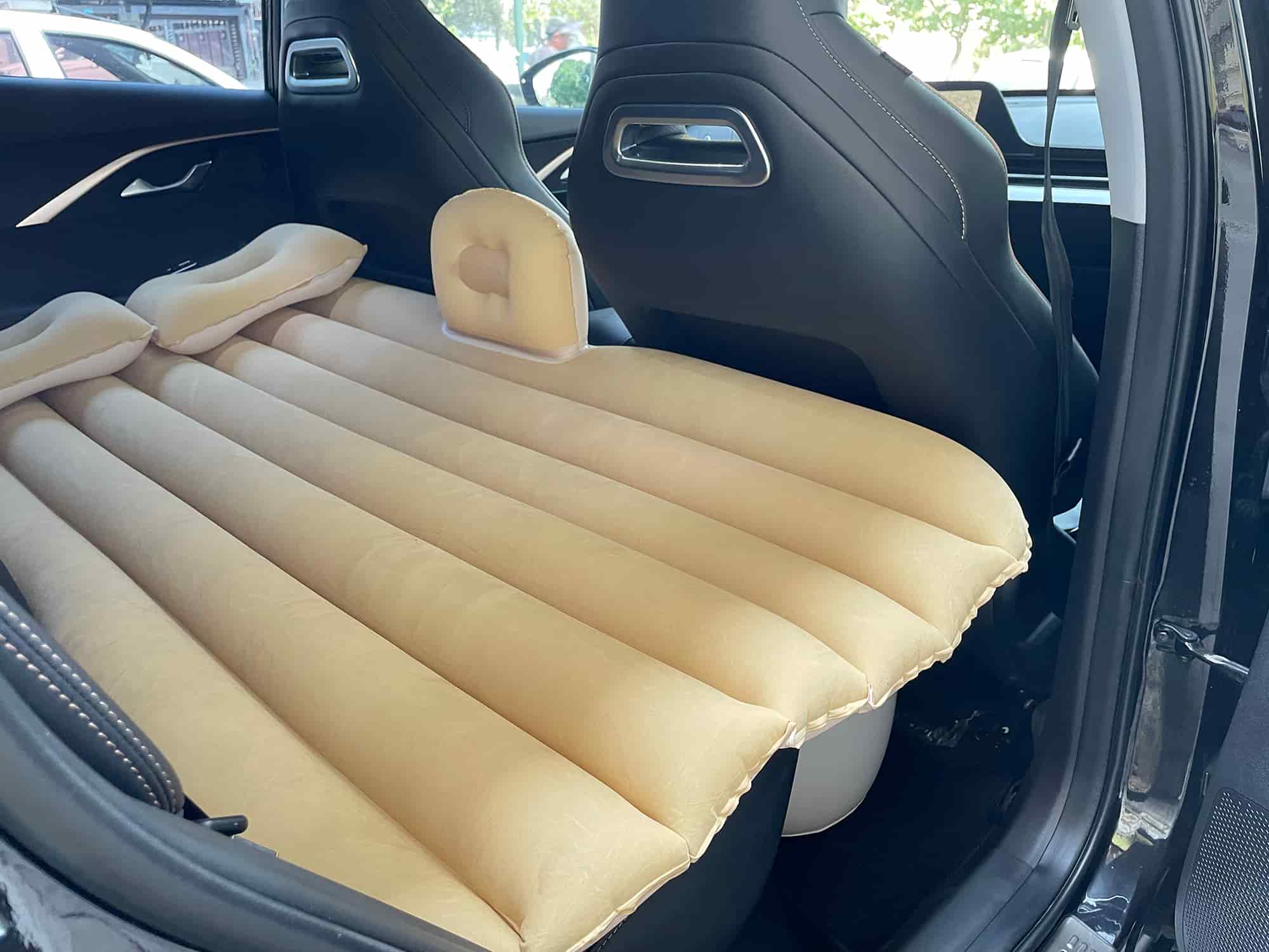 تشک بادی داخل ماشین تیگو 8